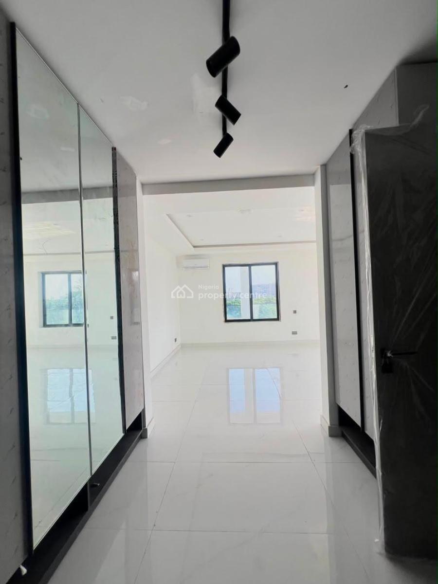 Decently Sized 4 Bedroom Waterfront Maisonette with 2bqs, Old Ikoyi, Ikoyi, Lagos, Block of Flats for Sale