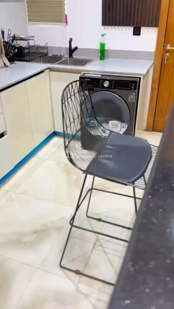 Fully Furnished & Service 2 Bedroom Maisonette, Freedom Way, Lekki Phase 1, Lekki, Lagos, House for Sale