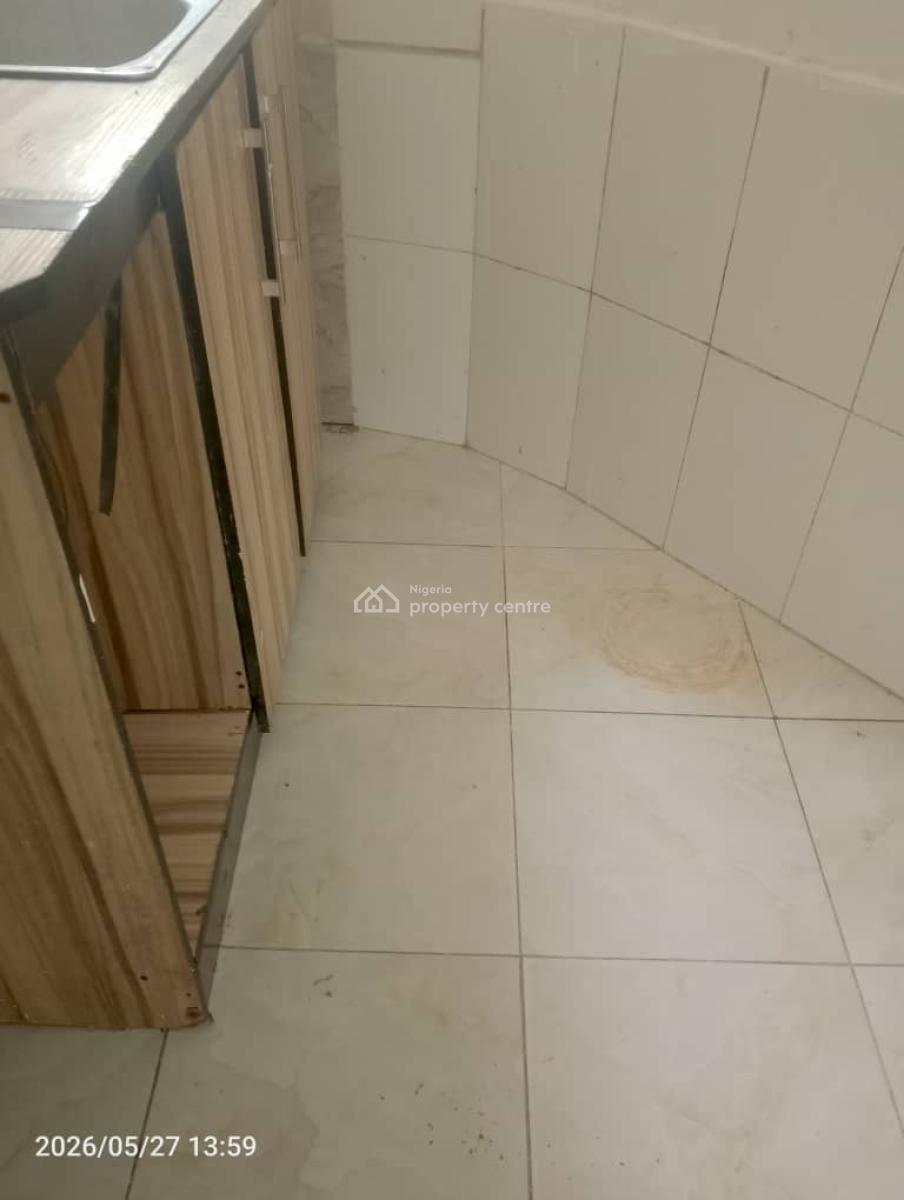 a Self Contain in a Calm Environment and Gated Compound, Off Admiralty Road, Lekki Phase 1, Lekki, Lagos, Flat / Apartment for Rent