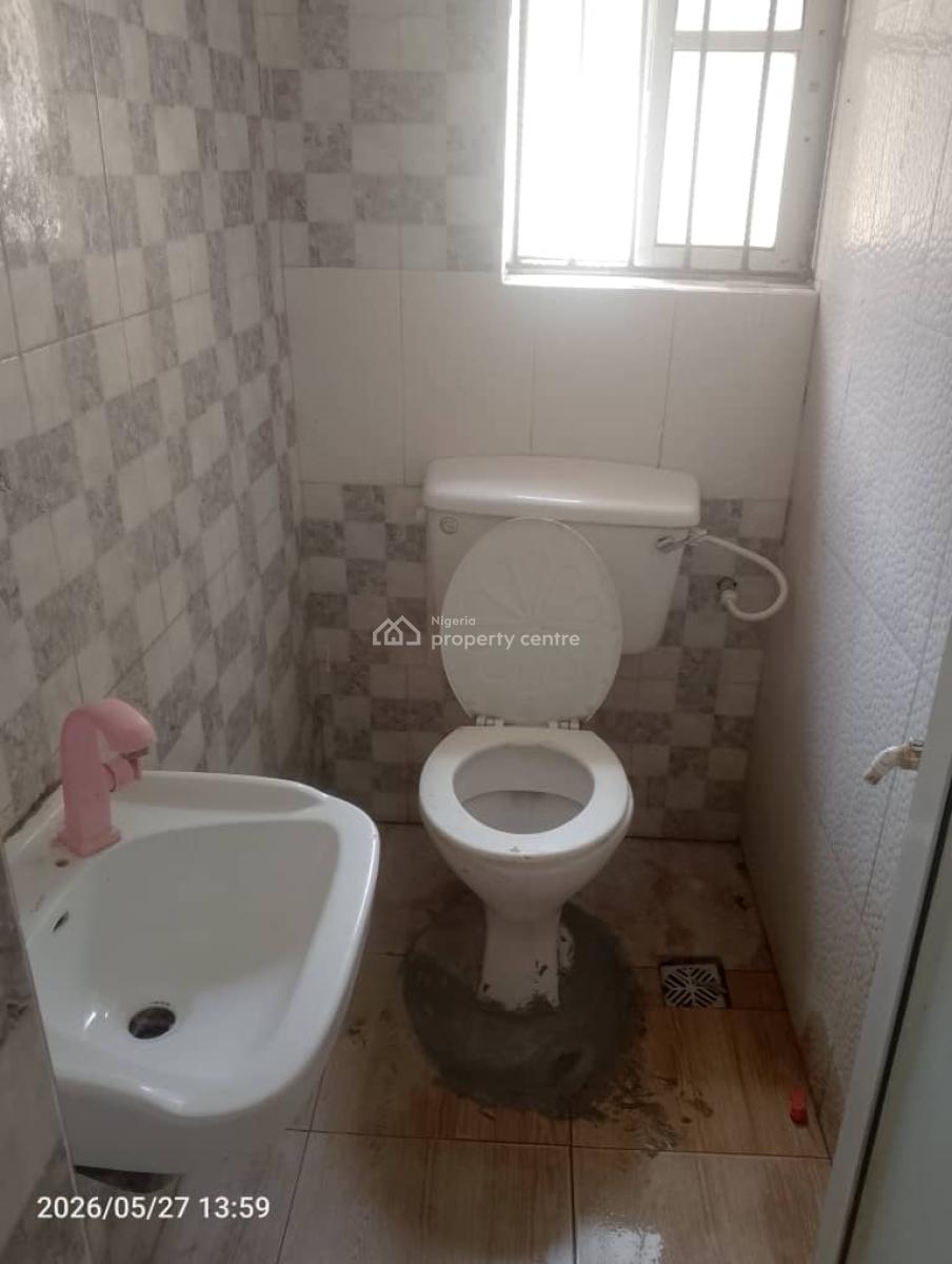 a Self Contain in a Calm Environment and Gated Compound, Off Admiralty Road, Lekki Phase 1, Lekki, Lagos, Flat / Apartment for Rent