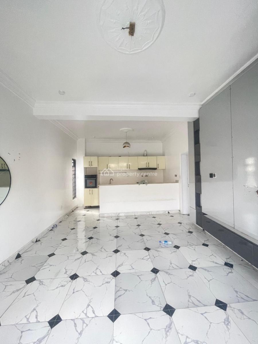 Clean 2 Bedroom Apartment, Orchid Road, Lekki, Lagos, Flat / Apartment for Rent