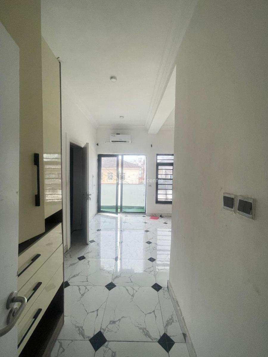 Clean 2 Bedroom Apartment, Orchid Road, Lekki, Lagos, Flat / Apartment for Rent