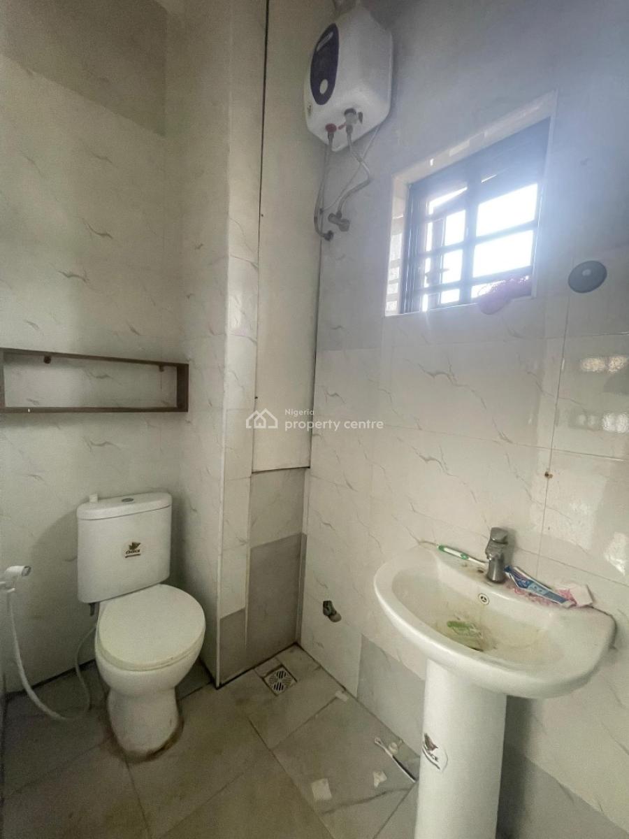 Clean 2 Bedroom Apartment, Orchid Road, Lekki, Lagos, Flat / Apartment for Rent