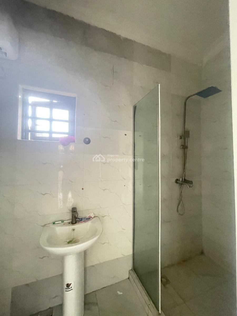 Clean 2 Bedroom Apartment, Orchid Road, Lekki, Lagos, Flat / Apartment for Rent