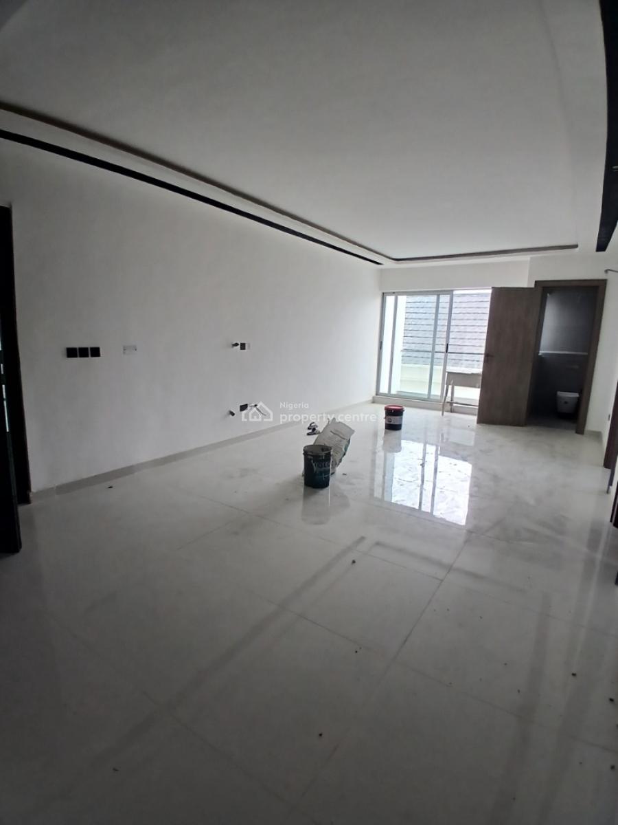 Newly Well-finished and Serviced with 24/7 Power Supply 2 Bedroom En-suite, Lekki Phase 1, Lekki, Lagos, Flat / Apartment for Rent