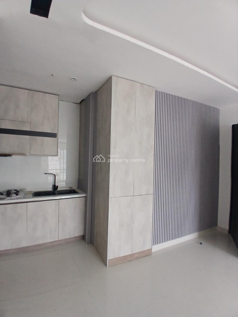 Newly Well-finished and Serviced with 24/7 Power Supply 2 Bedroom En-suite, Lekki Phase 1, Lekki, Lagos, Flat / Apartment for Rent
