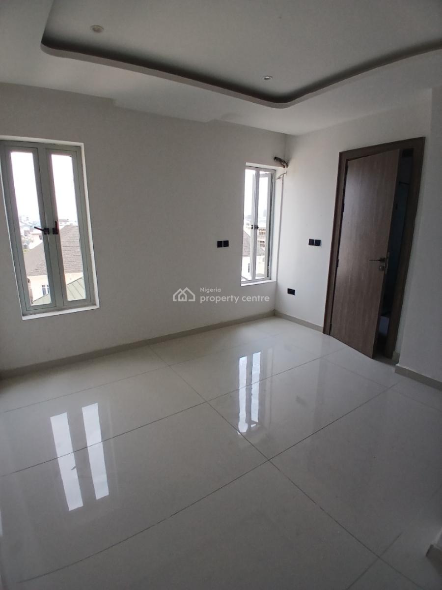 Newly Well-finished and Serviced with 24/7 Power Supply 2 Bedroom En-suite, Lekki Phase 1, Lekki, Lagos, Flat / Apartment for Rent