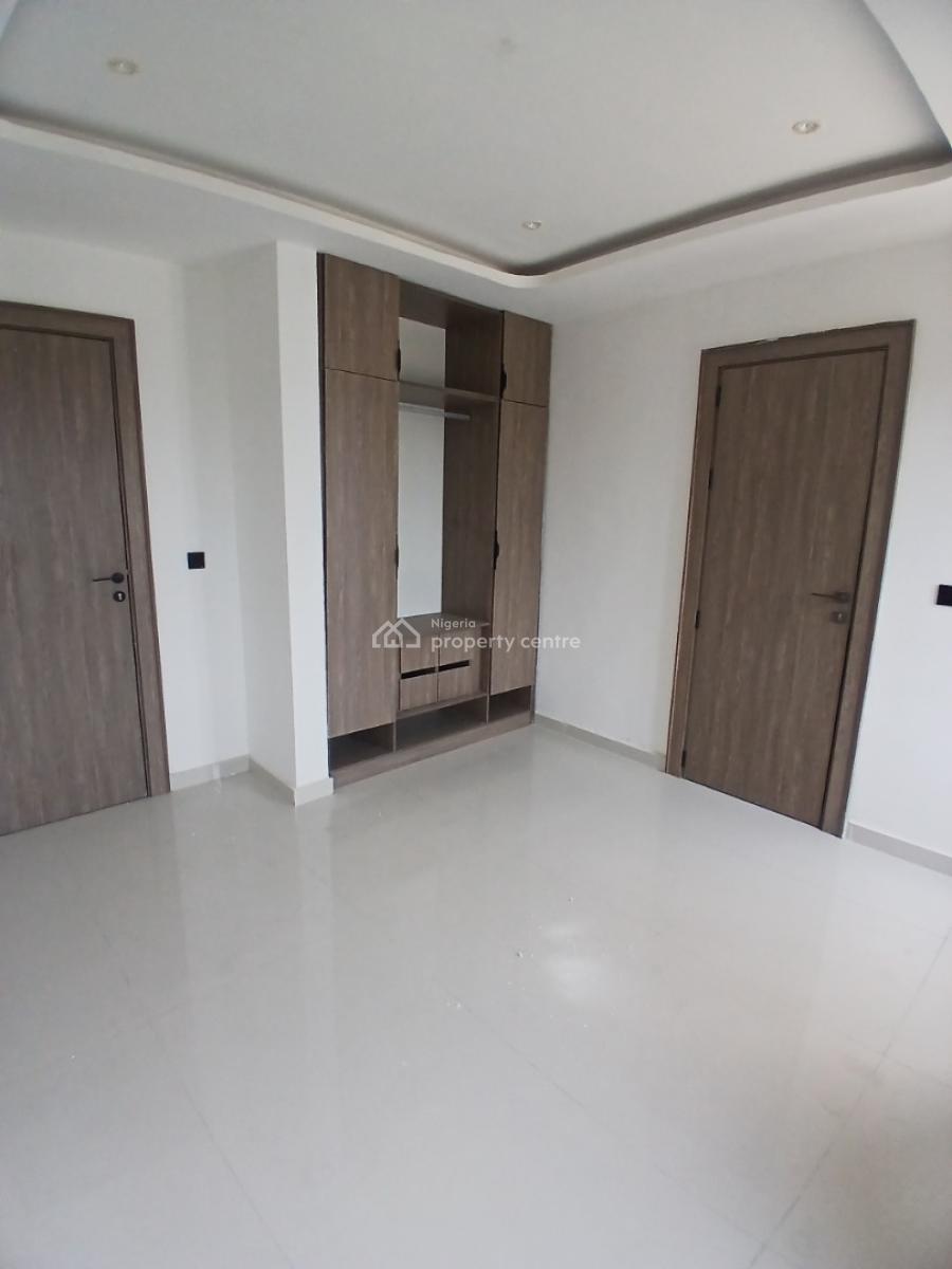 Newly Well-finished and Serviced with 24/7 Power Supply 2 Bedroom En-suite, Lekki Phase 1, Lekki, Lagos, Flat / Apartment for Rent
