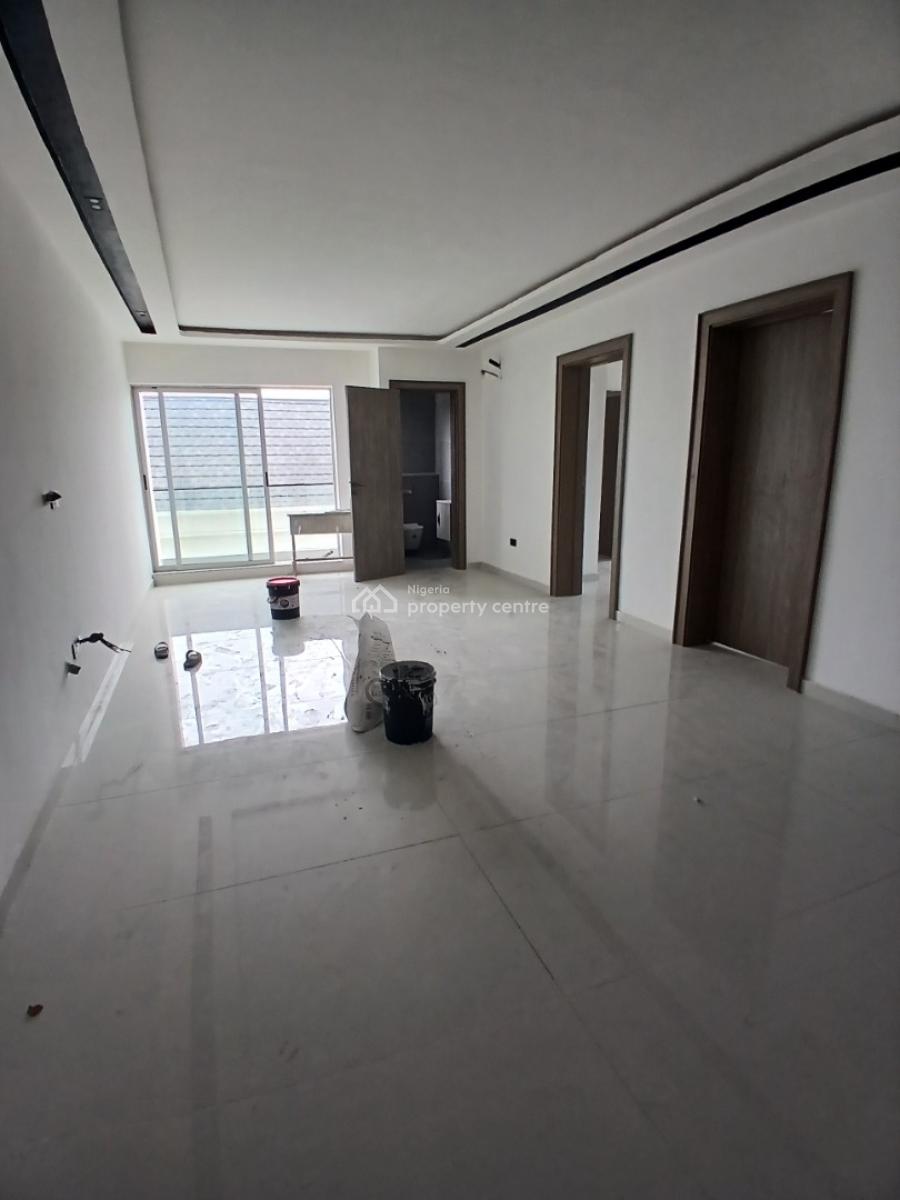 Newly Well-finished and Serviced with 24/7 Power Supply 2 Bedroom En-suite, Lekki Phase 1, Lekki, Lagos, Flat / Apartment for Rent