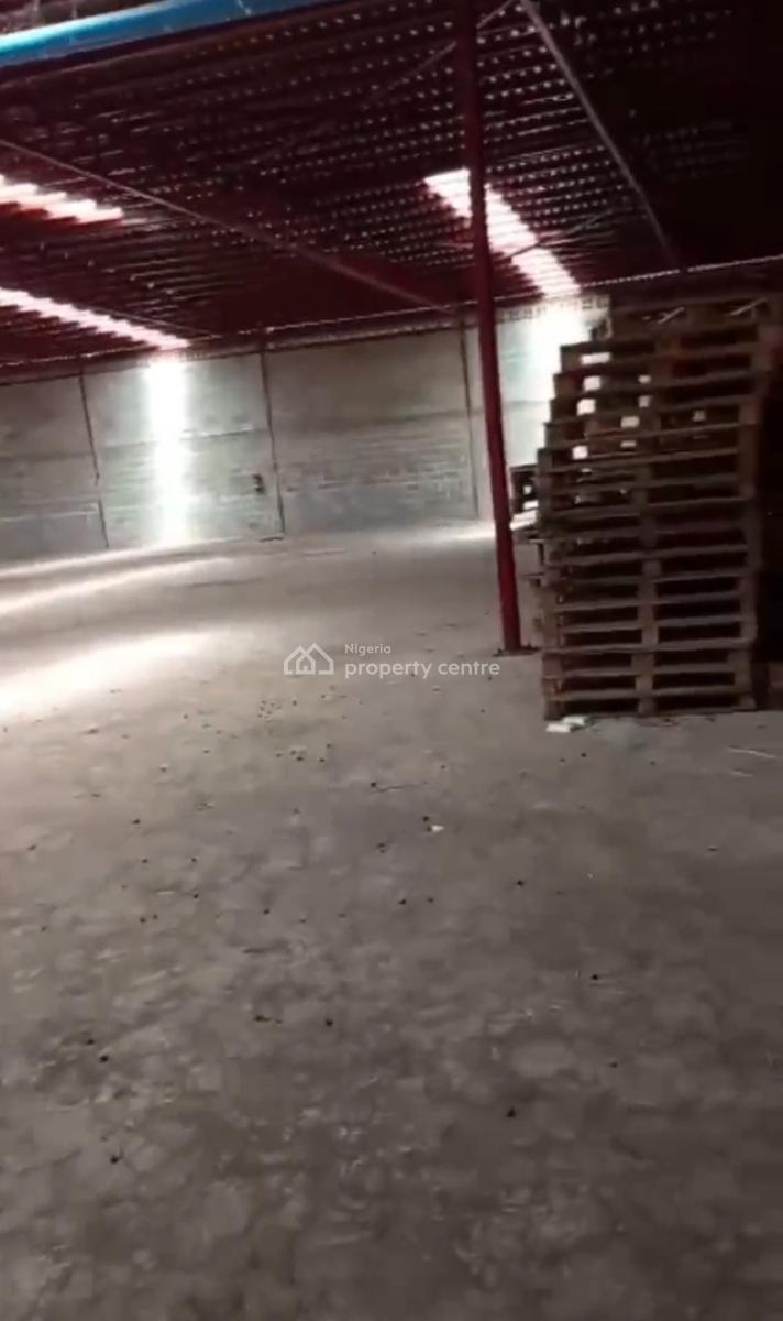 15,000 Sqm Warehouse Space Land Measuring 8 Acres 32,375 Sqm, Ibadan, Oyo, Warehouse for Rent