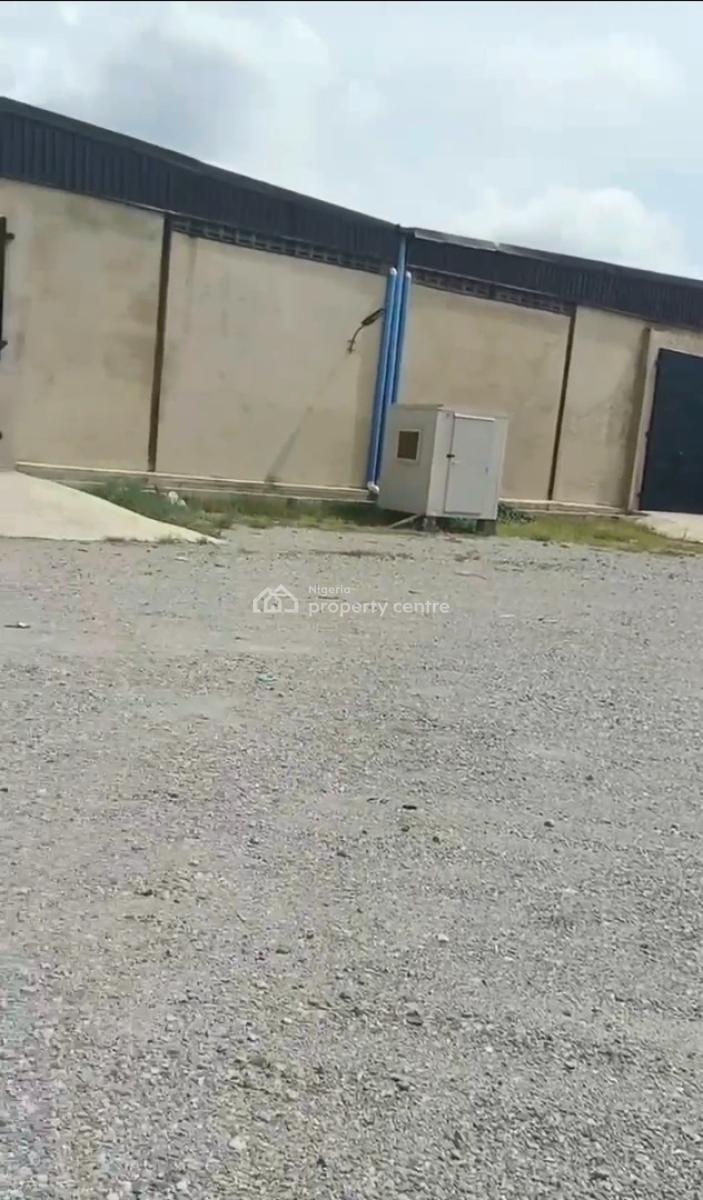 15,000 Sqm Warehouse Space Land Measuring 8 Acres 32,375 Sqm, Ibadan, Oyo, Warehouse for Rent
