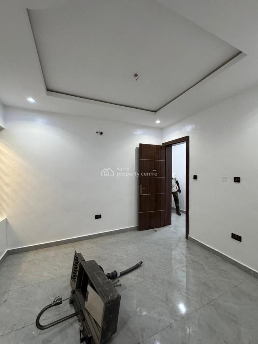 2 Bedroom Apartment, Surulere, Lagos, Flat / Apartment for Sale