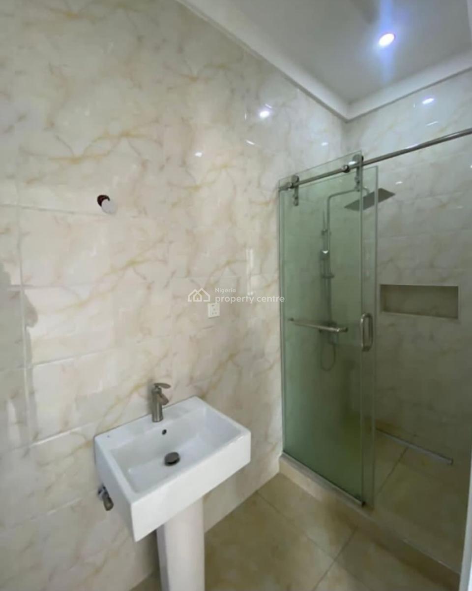 This Is a Furnished and Serviced 4 Bedrooms En-suite Townhouse. It Com, Lekki Phase 1, Lekki, Lagos, Terraced Duplex for Rent