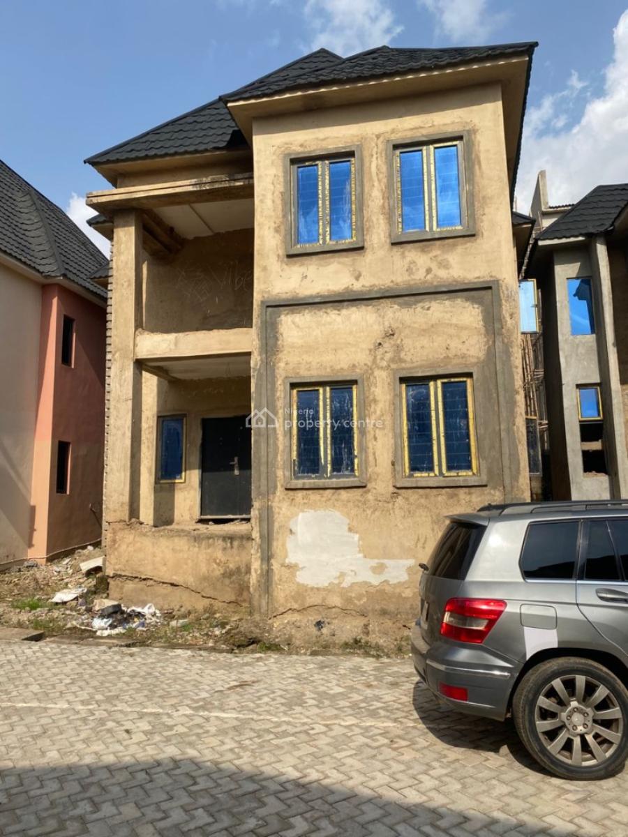 Distress 3 Bedroom Terrace Duplex at 95percent Finish at Area1, Durumi Area1, Durumi, Abuja, Semi-detached Duplex for Sale
