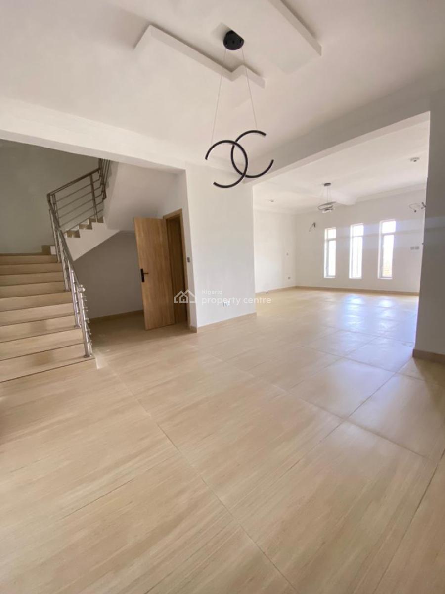 Brand New 2 Bedroom Service Maisonette Apartment with Bq, Lekki Phase 1, Lekki, Lagos, Flat / Apartment for Sale