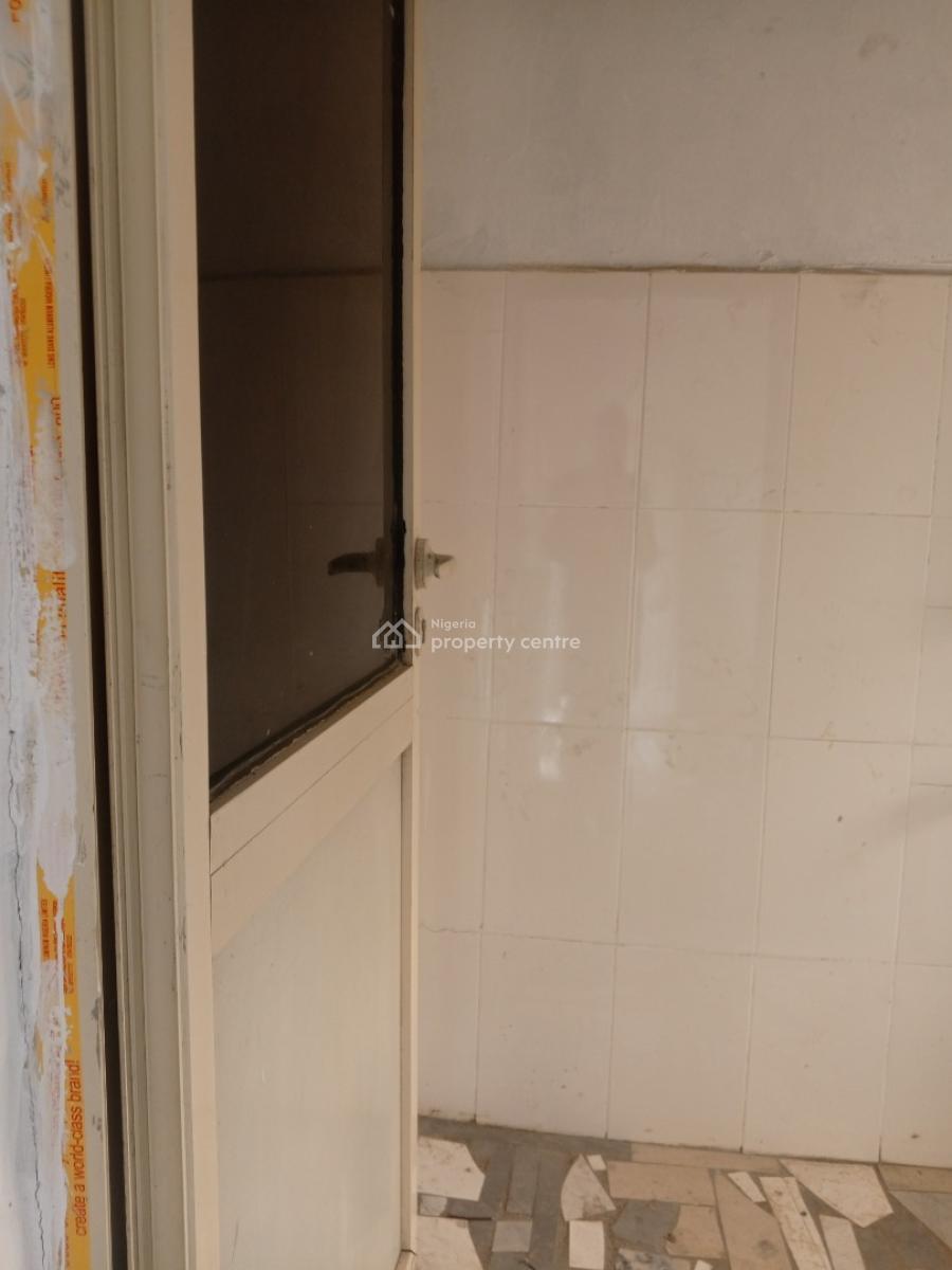 Room Selfcon, Mobolaji Bank Anyhony, Ikeja, Lagos, Self Contain (single Rooms) for Rent