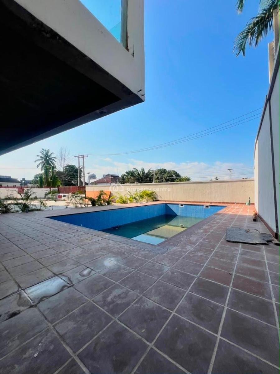 4-bedroom Waterfront Maisonette with 2 Bq, Pool & Sports Facilities, Old Ikoyi, Ikoyi, Lagos, Block of Flats for Sale