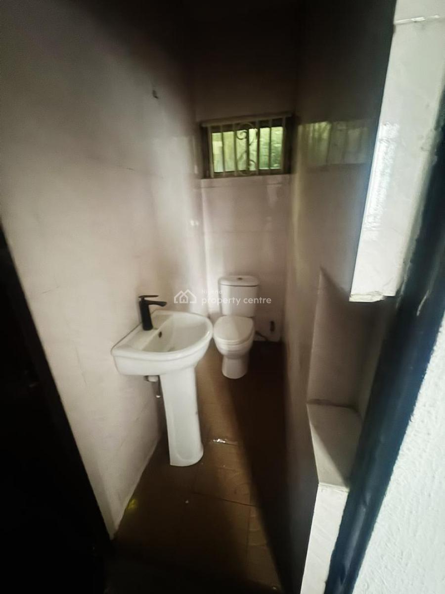 3 Bedroom Flat Upstairs, Thomas Estate, Ajah, Lagos, Flat / Apartment for Rent