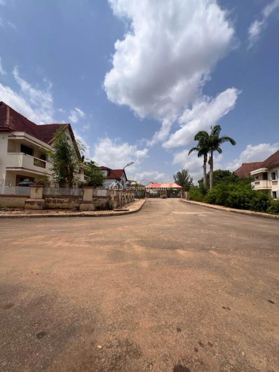 Well Renovated & Spacious 3 Bedrooms Terrace Duplex, Nsitf Estate Off David Ejoor Street By Ibeto Hotel, Gudu, Abuja, Office Space for Rent
