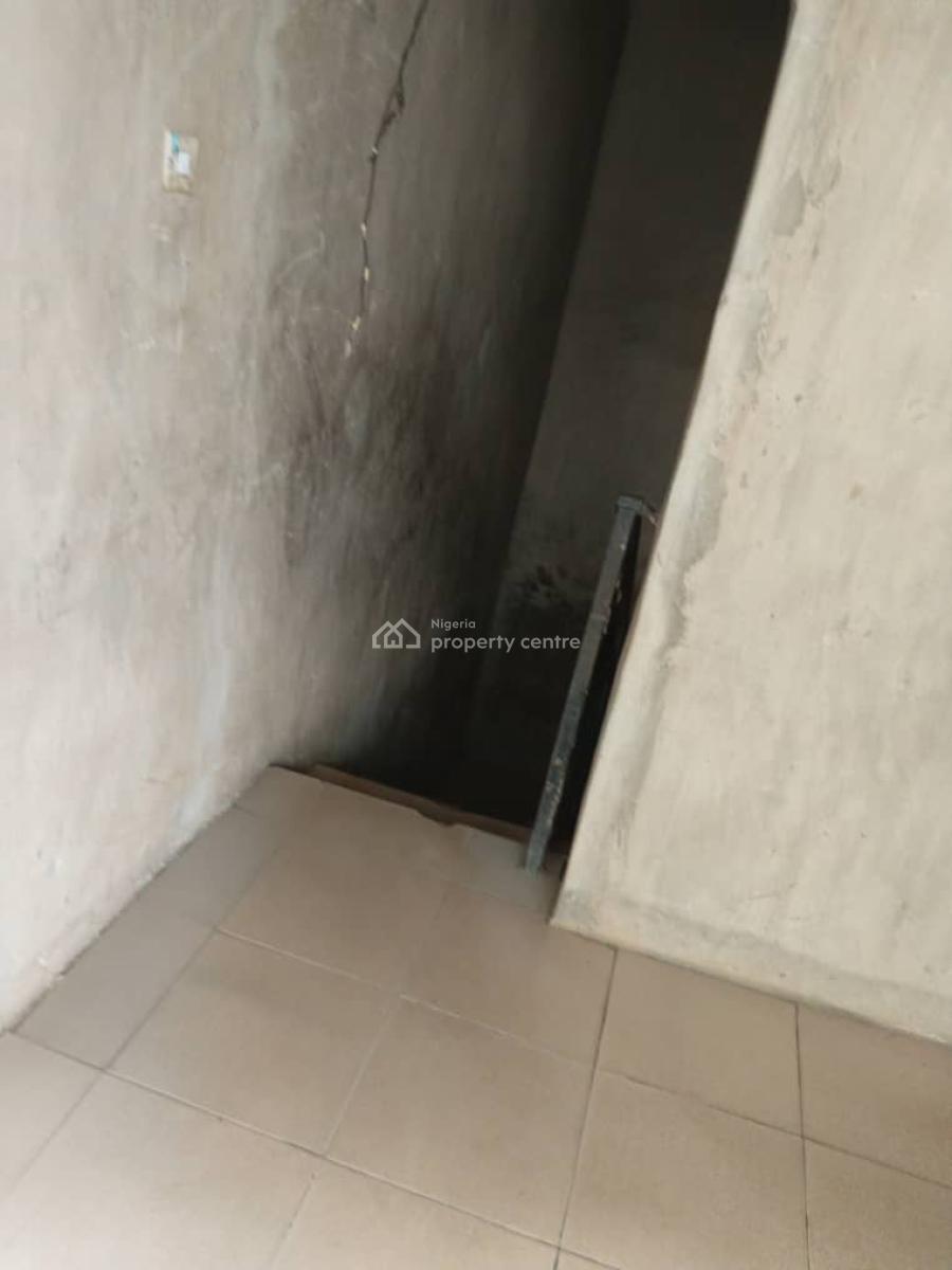 Spacious 2 Bedroom Flat, Ishawo Town Via Agric Bus Stop Ikorodu, Isawo, Ikorodu, Lagos, Flat / Apartment for Rent