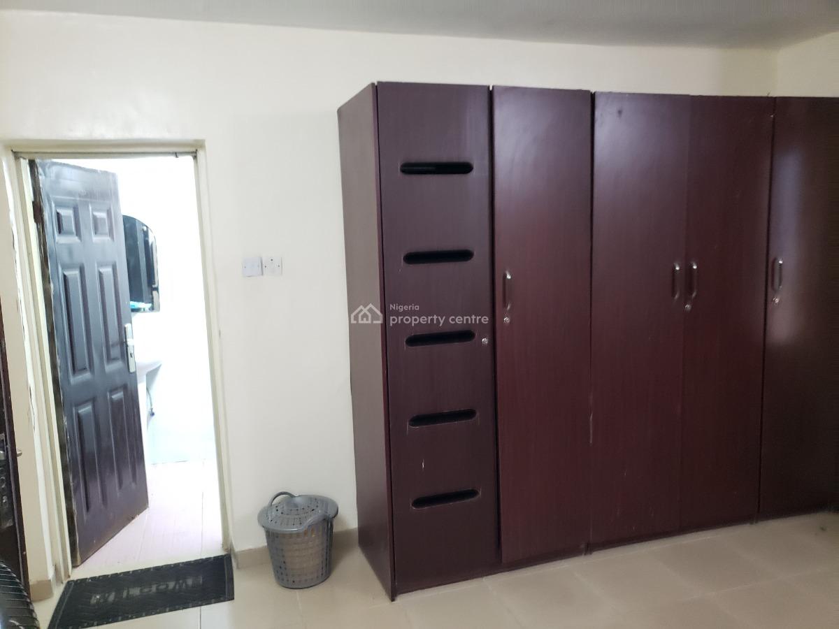 Standard 4bedroom Flat, By Landmark Plaza, Maitama District, Abuja, Flat / Apartment for Rent