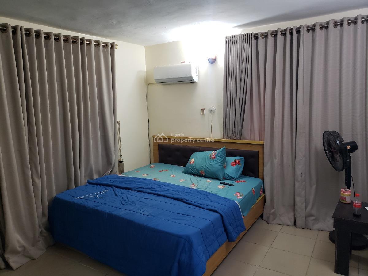 Standard 4bedroom Flat, By Landmark Plaza, Maitama District, Abuja, Flat / Apartment for Rent