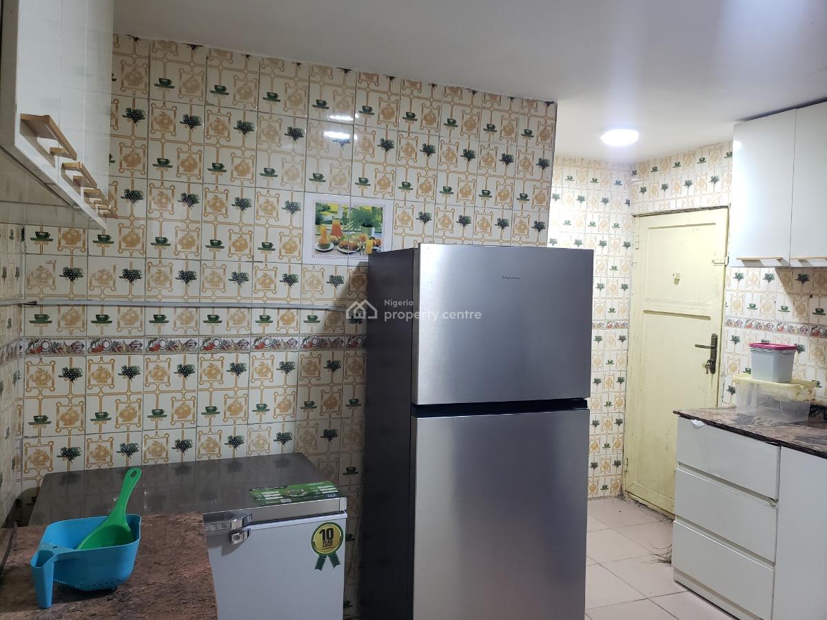 Standard 4bedroom Flat, By Landmark Plaza, Maitama District, Abuja, Flat / Apartment for Rent