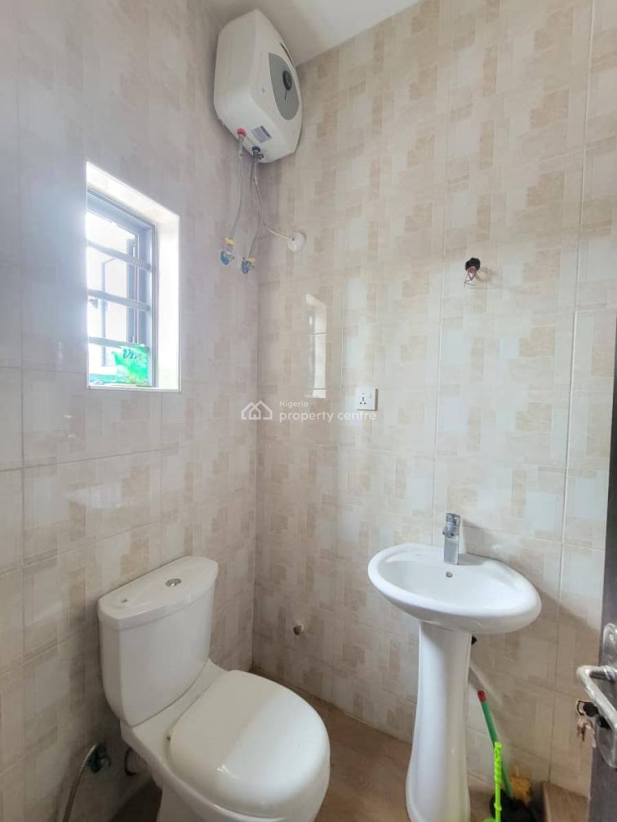 Luxury Two Bedroom Apartment Downstairs, Even Estate, Ado, Ajah, Lagos, Flat / Apartment for Rent