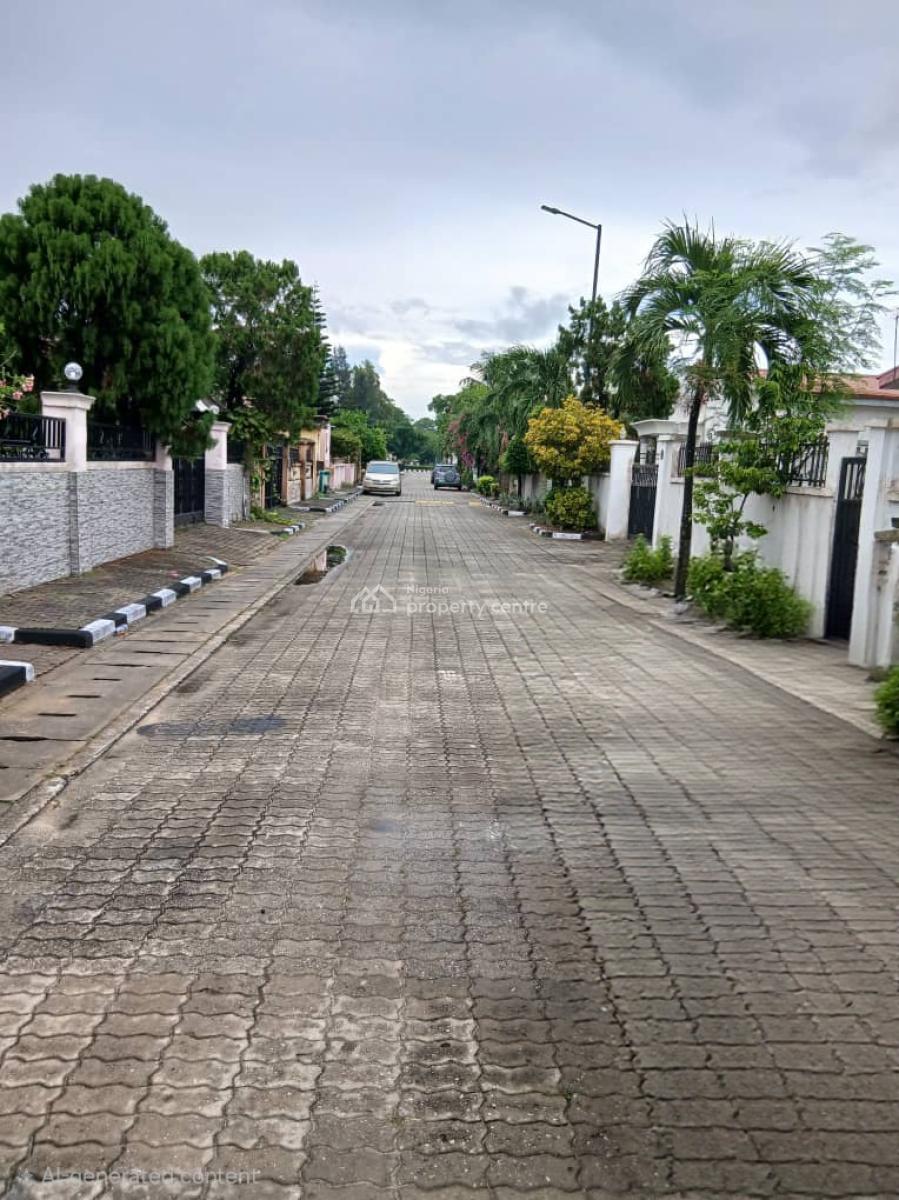 an Exquisitely Luxurious 4bedroom Bungalow Penthouse & Bq, Mayfair Gardens Estate Awoyaya Ibeju Lekki Lagos, Awoyaya, Ibeju Lekki, Lagos, Semi-detached Bungalow for Sale