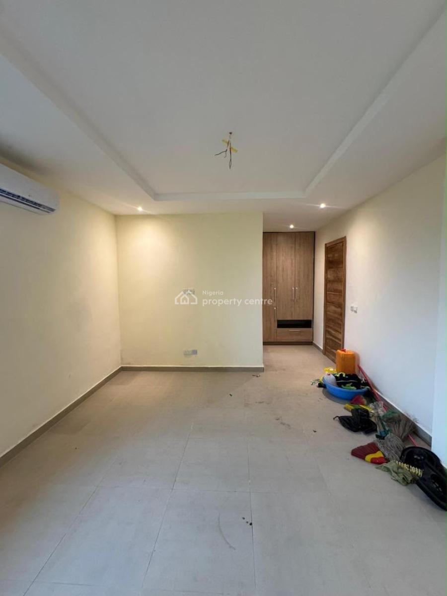 Tastefully Built  3 Bedroom Apartment + Bq, Lekki Phase 1, Lekki, Lagos, Flat / Apartment for Rent