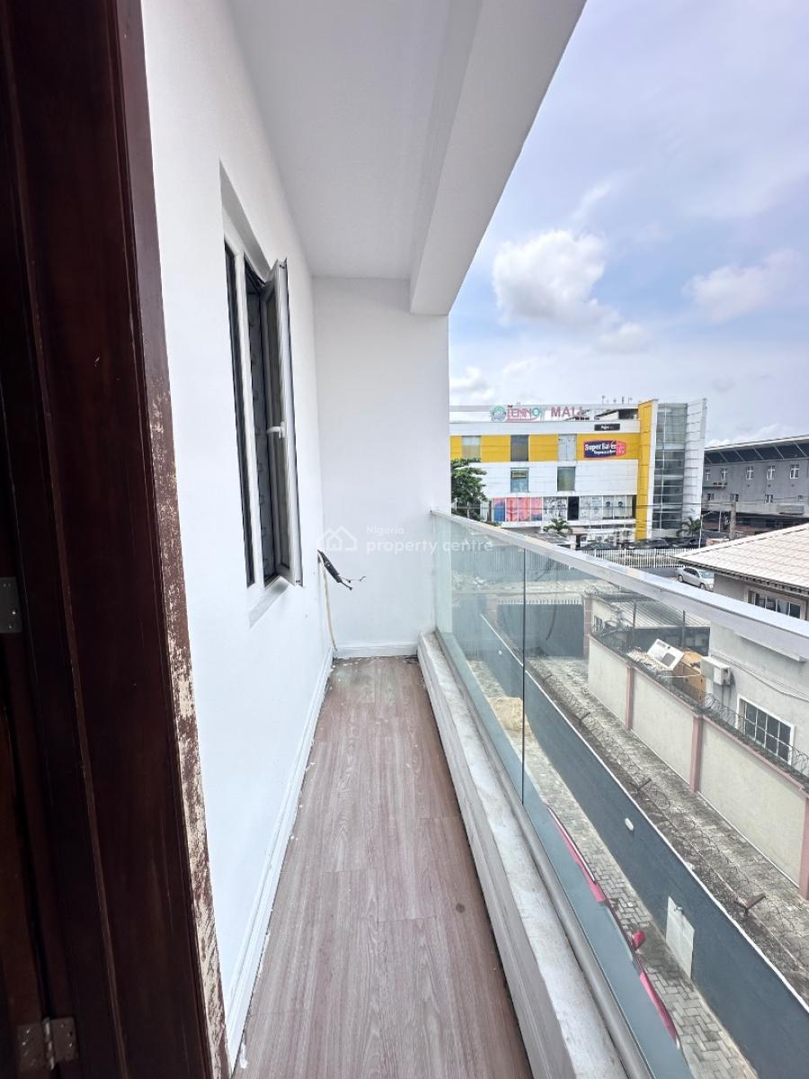 4bedroom Terrace Duplex with Bq and Gym, Under Renovation, Lekki Phase 1, Lekki, Lagos, Terraced Duplex for Rent