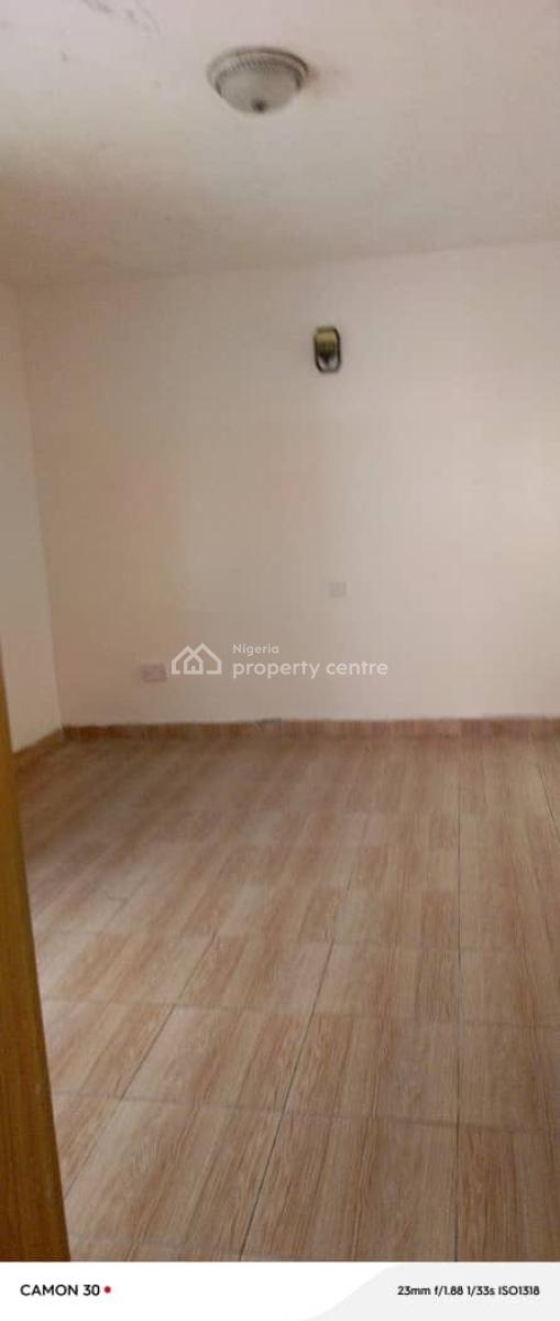 Standard and Serviced 2bedroom Apartment with Bq, Lekki Phase 1, Lekki, Lagos, Flat / Apartment for Rent