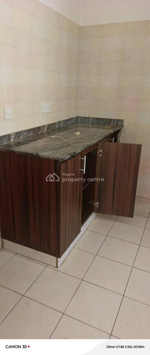 Standard and Serviced 2bedroom Apartment with Bq, Lekki Phase 1, Lekki, Lagos, Flat / Apartment for Rent