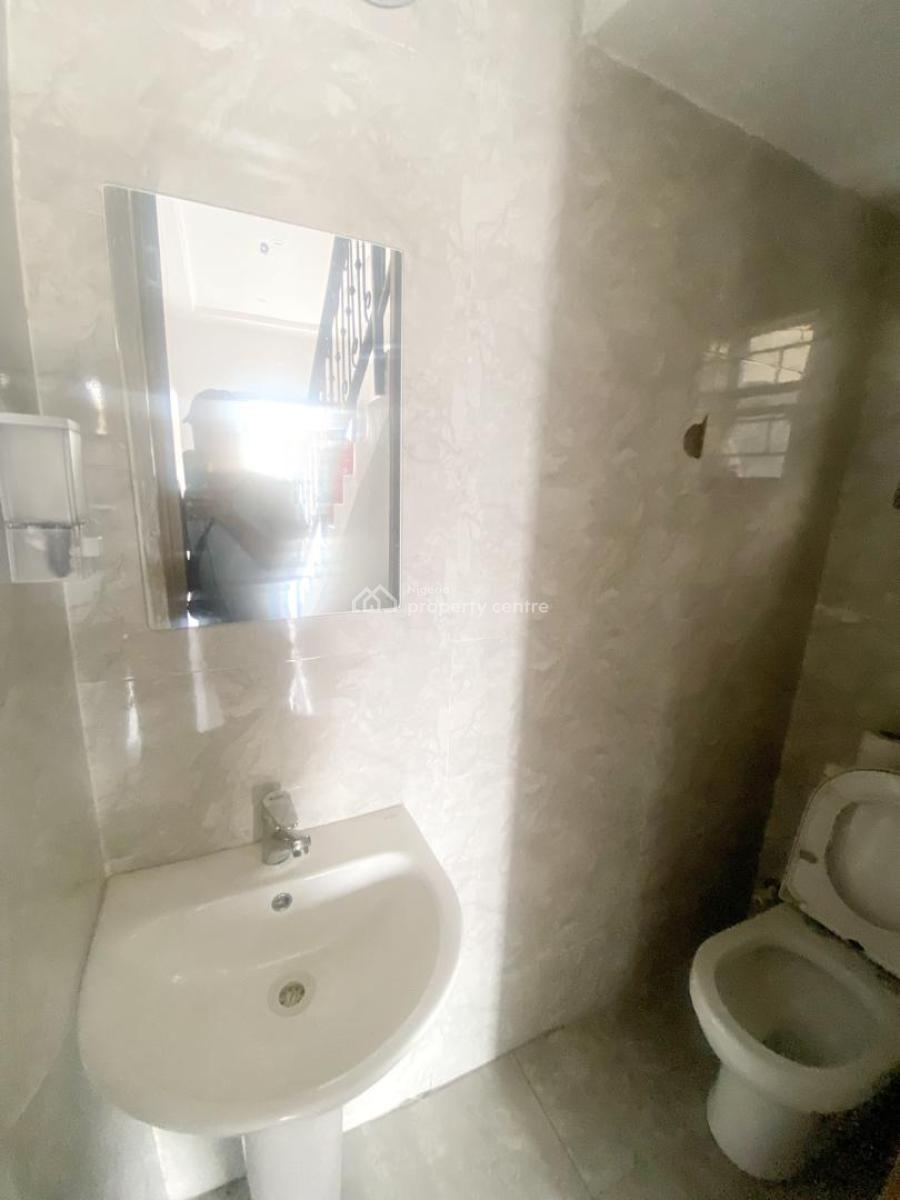 a Well Maintained 3 Bedroom Terraced Duplex, Omole Phase 2, Ikeja, Lagos, Terraced Duplex for Rent