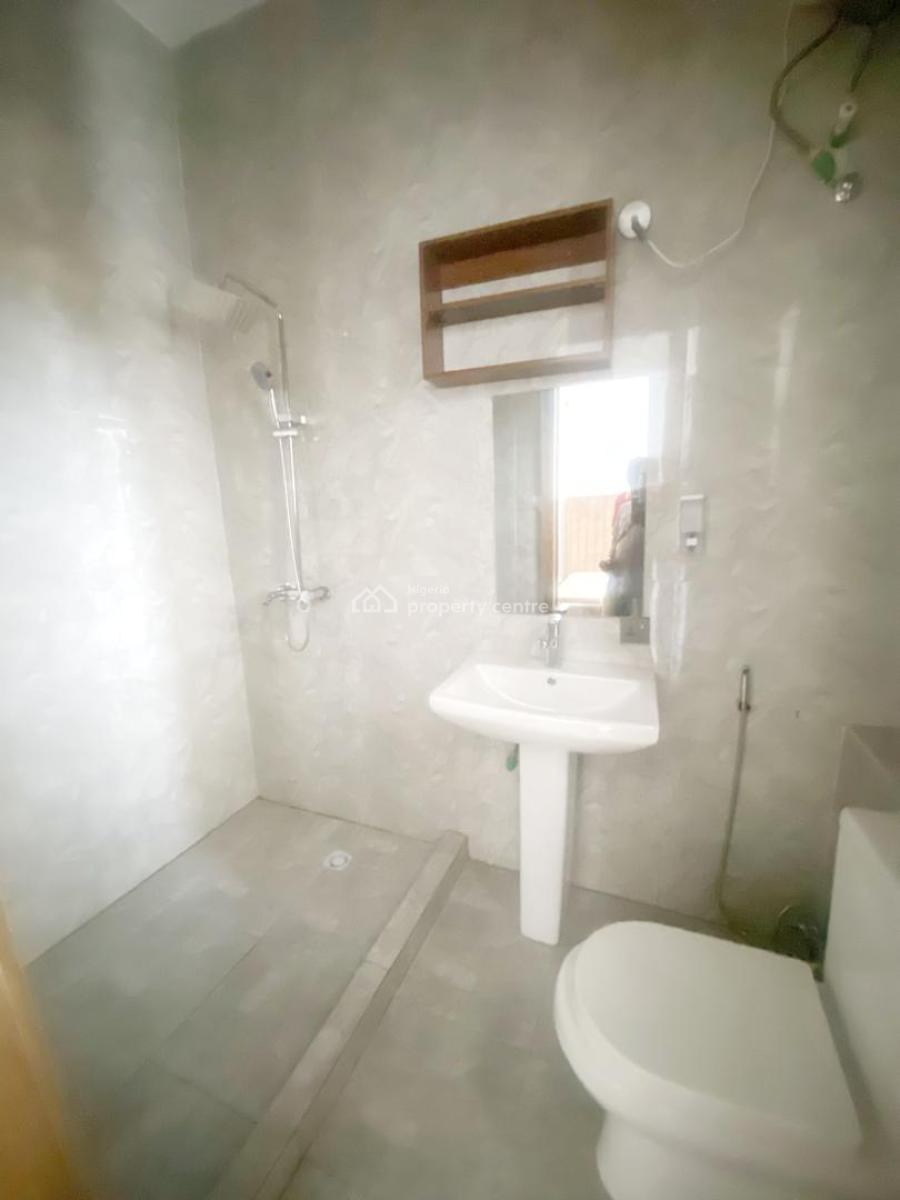 a Well Maintained 3 Bedroom Terraced Duplex, Omole Phase 2, Ikeja, Lagos, Terraced Duplex for Rent