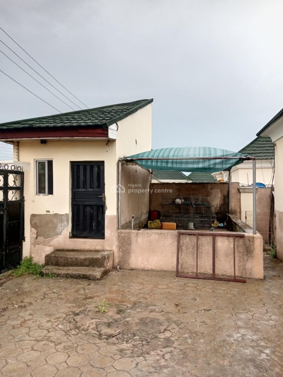 Well Built 3 Bedroom Bungalow with 2 Bq, Diamond Estate, Lugbe District, Abuja, Detached Bungalow for Sale