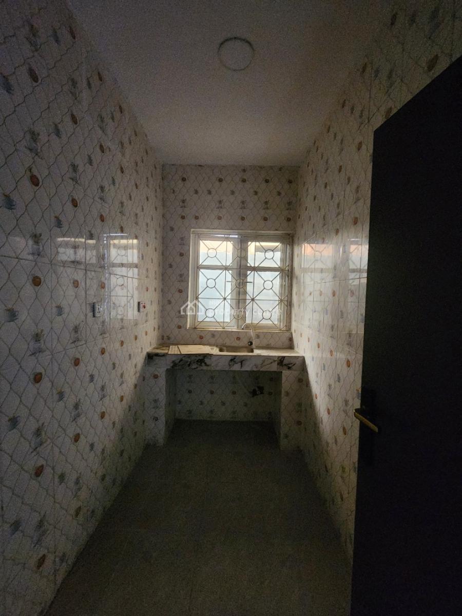 Portable 2 Bedroom Flat, Ibidun Street, Surulere, Lagos, Flat / Apartment for Rent