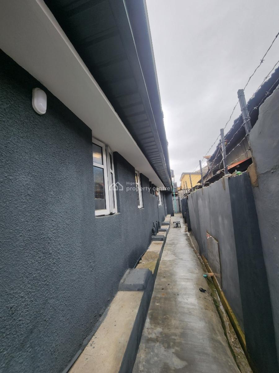 Portable 2 Bedroom Flat, Ibidun Street, Surulere, Lagos, Flat / Apartment for Rent