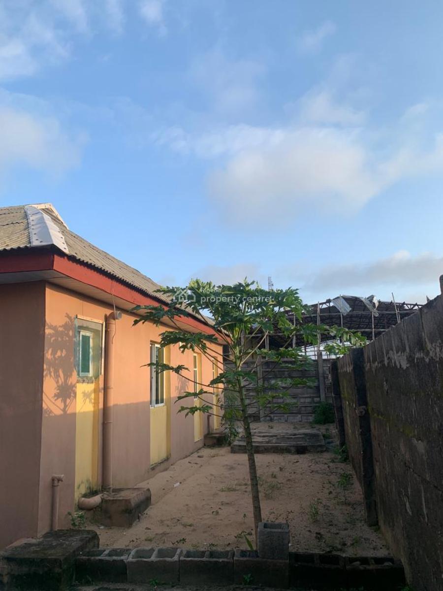 Luxury 2 Units of 4 Bedrooms Bungalows, Along Eleko Road, Olomowewe Village, Ibeju Lekki, Lagos, Detached Bungalow for Sale