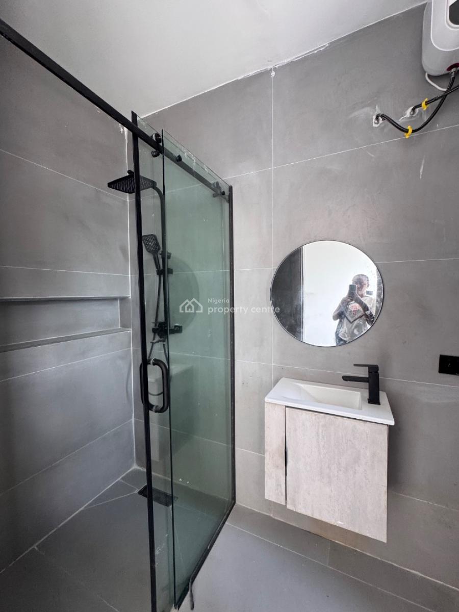 2 Bedroom Apartment with Pool, Elevator, Gym, Lekki Phase 1, Lekki, Lagos, Flat / Apartment for Rent