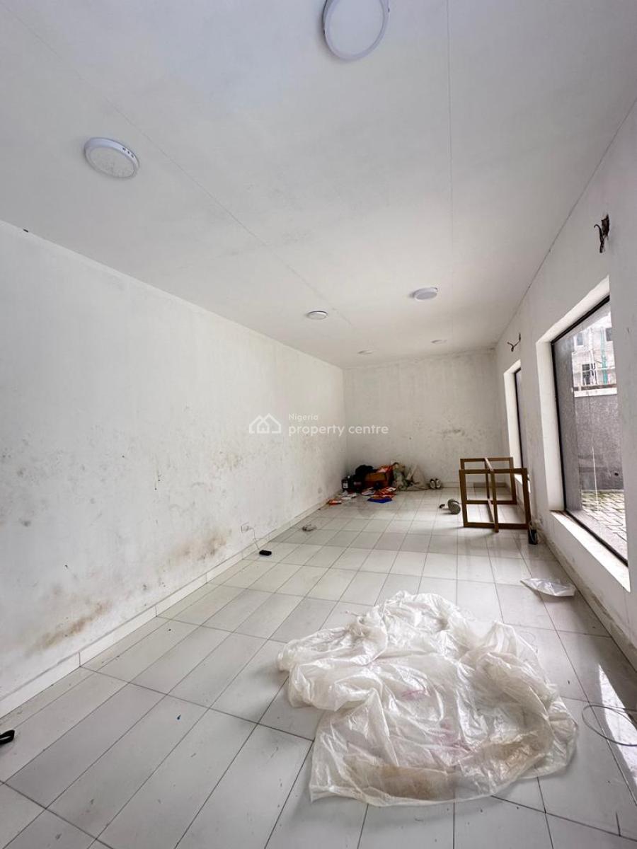 2 Bedroom Apartment+ Gym + Elevator, Lekki Phase 1, Lekki, Lagos, Flat / Apartment for Rent