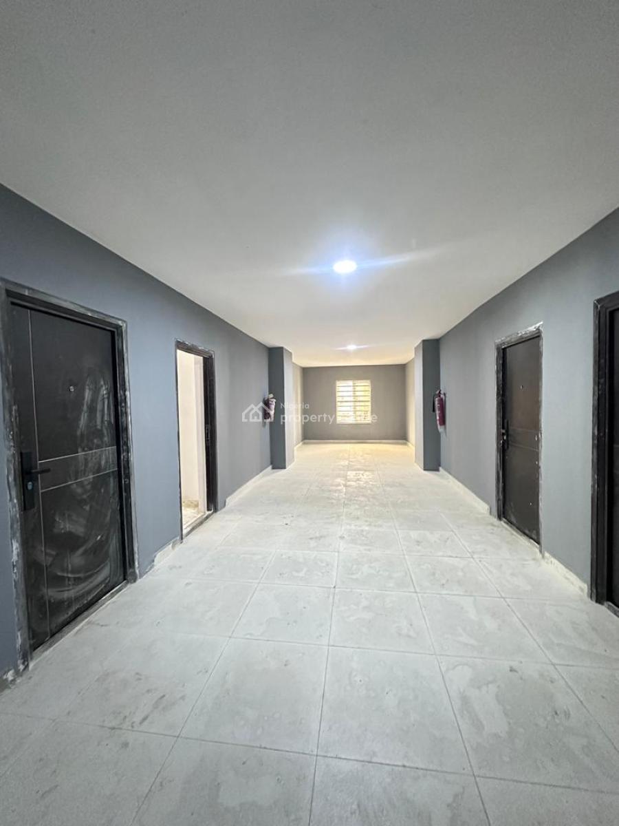 2 Bedroom Apartment+ Gym + Elevator, Lekki Phase 1, Lekki, Lagos, Flat / Apartment for Rent