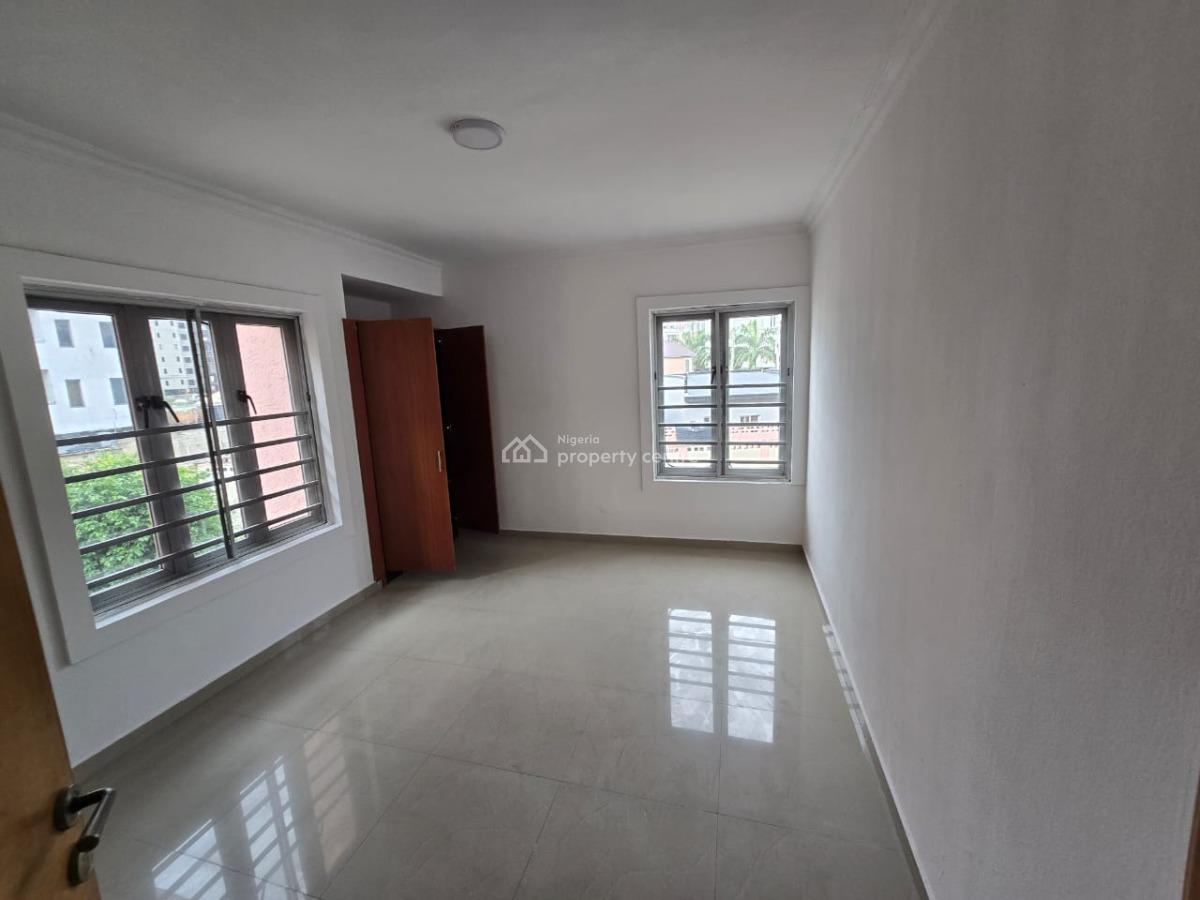 2-bedroom Apartment with Bq, Off Freedom Way, Lekki Phase 1, Lekki, Lagos, Flat / Apartment for Rent