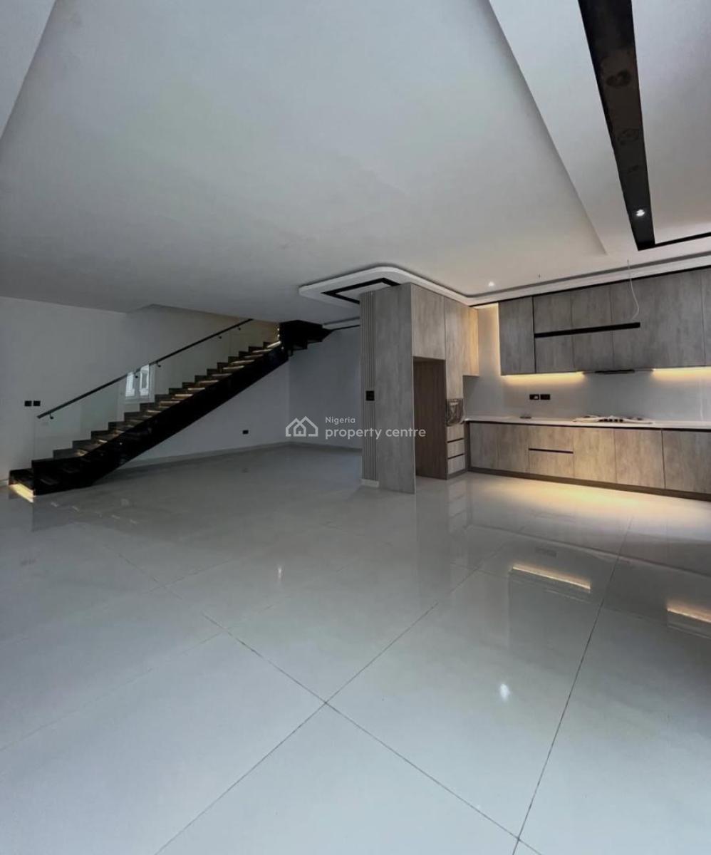 2 Bedroom  Luxury  Massionate, Lekki Phase 1, Lekki, Lagos, Terraced Duplex for Rent