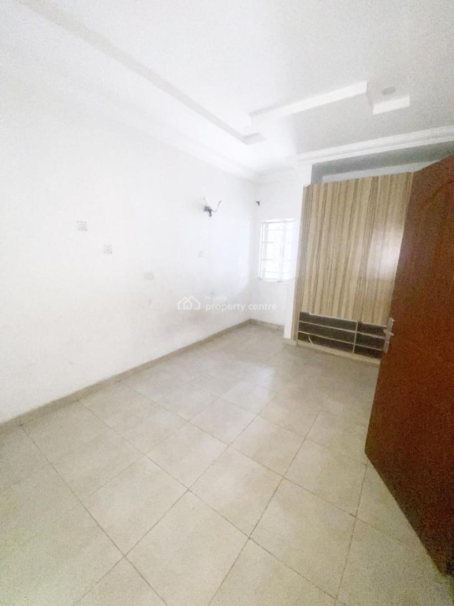 a Well Maintained 5 Bedroom Terraced Duplex with Bq, Gra Phase 1, Magodo, Lagos, Terraced Duplex for Rent