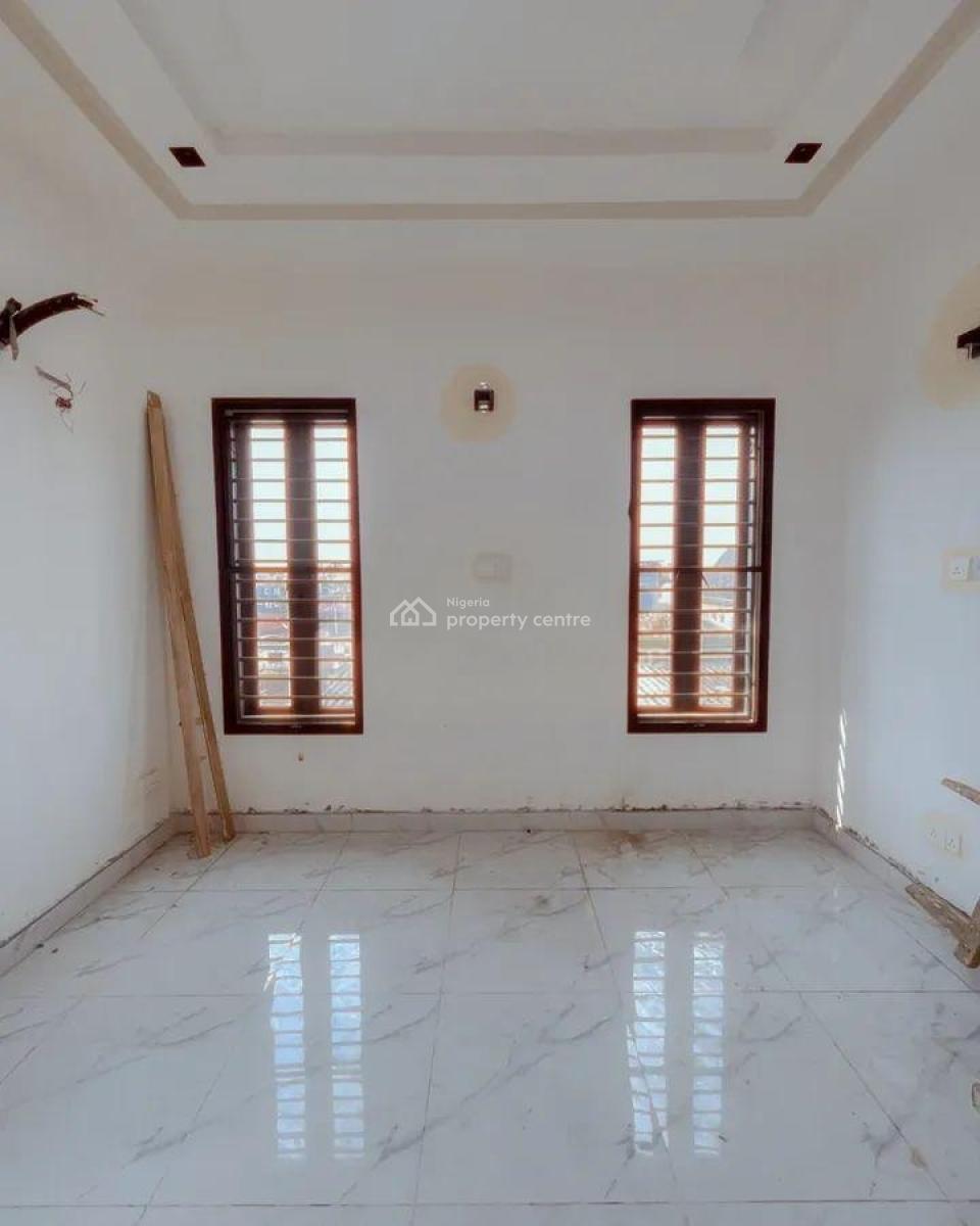 Beautifully Built 2 Bedroom Apartment, Akoka, Yaba, Lagos, Flat / Apartment for Sale