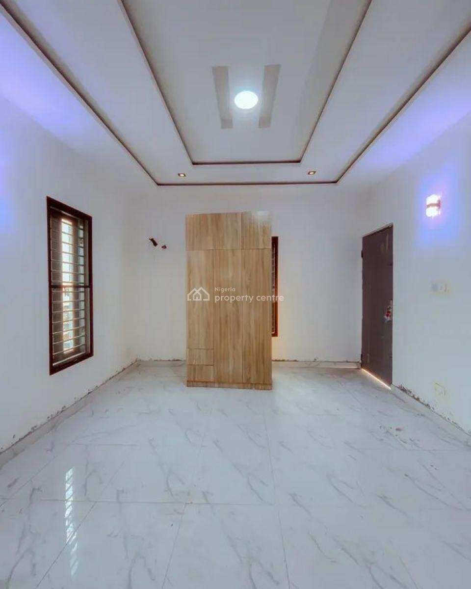 Beautifully Built 2 Bedroom Apartment, Akoka, Yaba, Lagos, Flat / Apartment for Sale