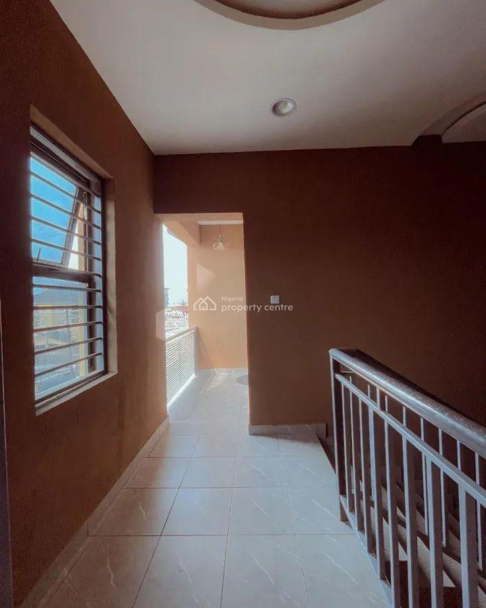 Beautifully Built 2 Bedroom Apartment, Akoka, Yaba, Lagos, Flat / Apartment for Sale