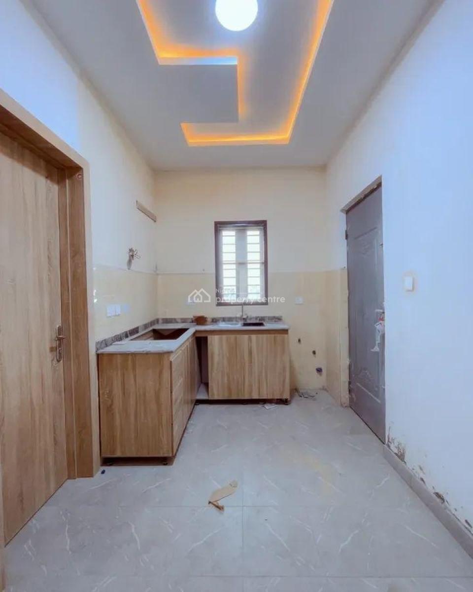 Beautifully Built 2 Bedroom Apartment, Akoka, Yaba, Lagos, Flat / Apartment for Sale