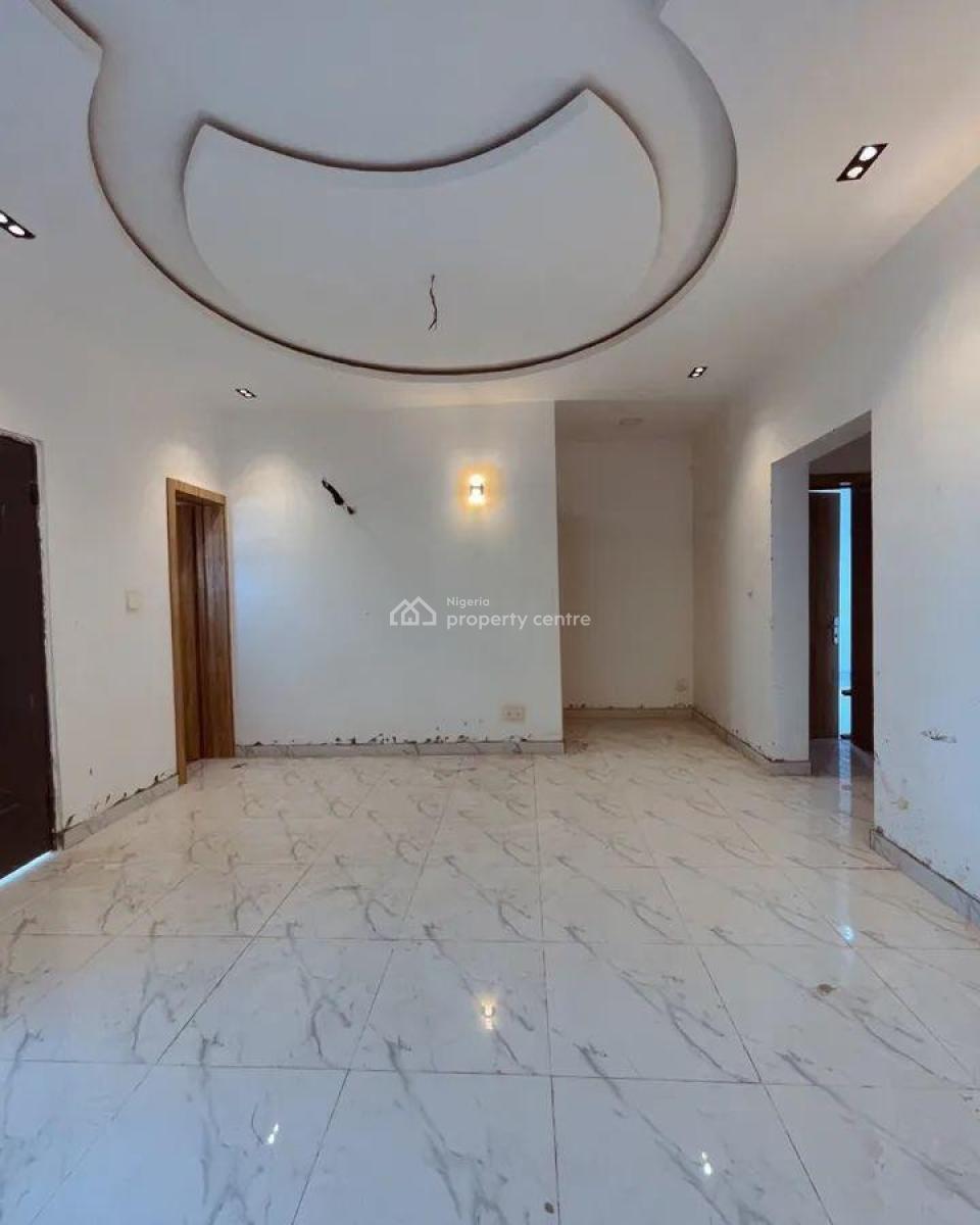 Beautifully Built 2 Bedroom Apartment, Akoka, Yaba, Lagos, Flat / Apartment for Sale